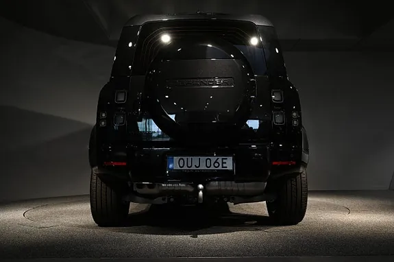 Land Rover Defender 2026 photo 5