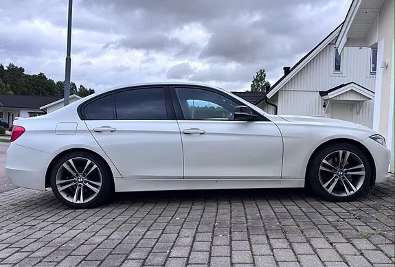 BMW 328I 2013 photo 3