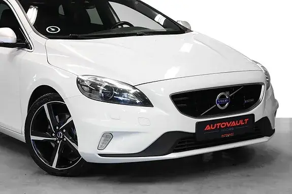 Volvo V40 2015 photo 2