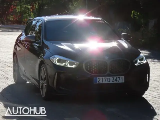 BMW 1 Series 2023 photo 2