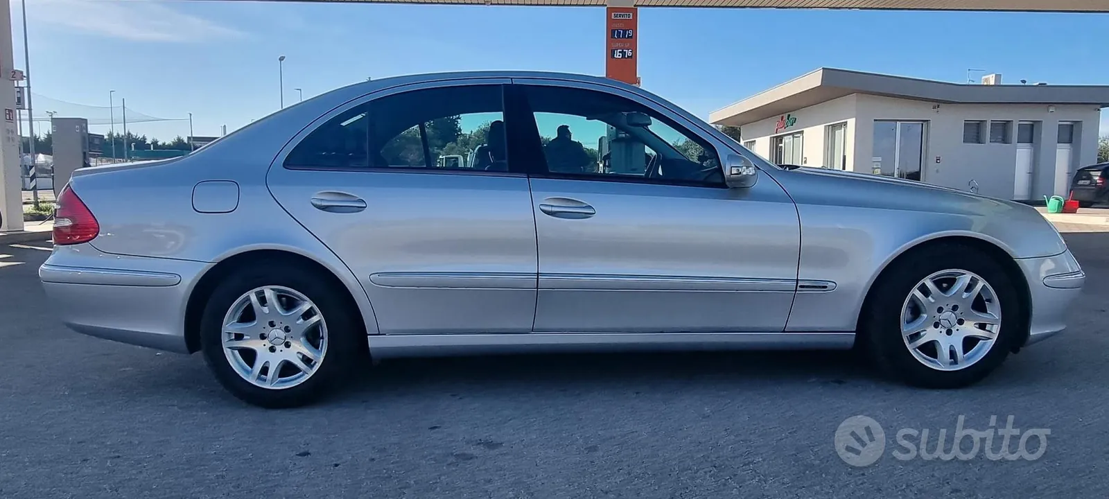 Mercedes-Benz E-Class 2003 photo 3