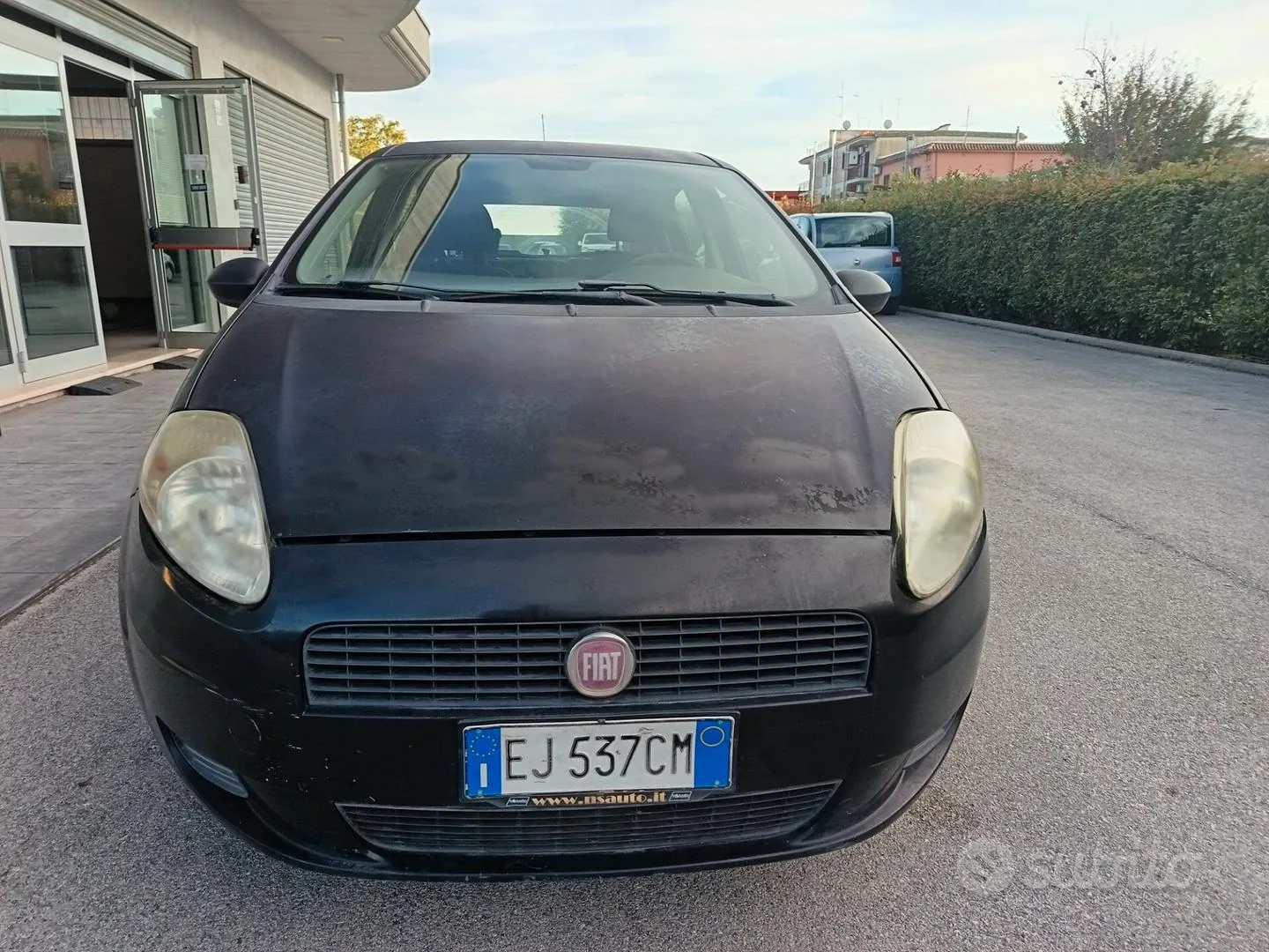 Fiat Grande Punto 2011 photo 2
