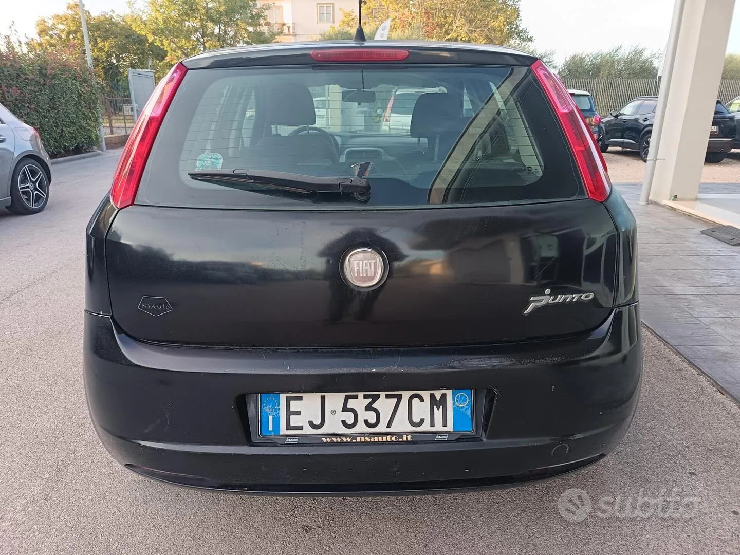 Fiat Grande Punto 2011 photo 4