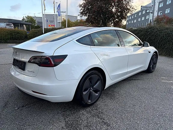 Tesla Model 3 2020 photo 2