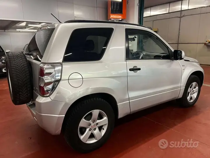 Suzuki Grand Vitara 2006 photo 2