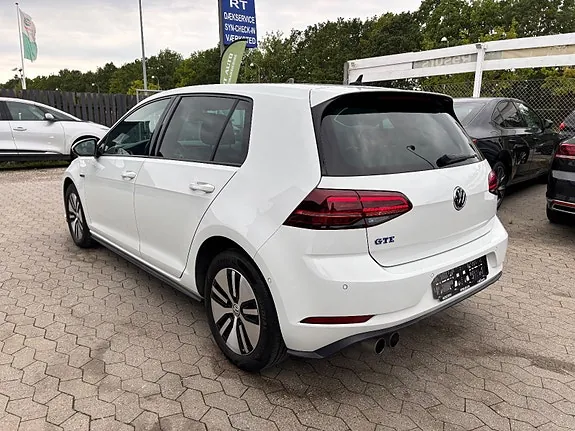 Volkswagen Golf 2018 photo 5