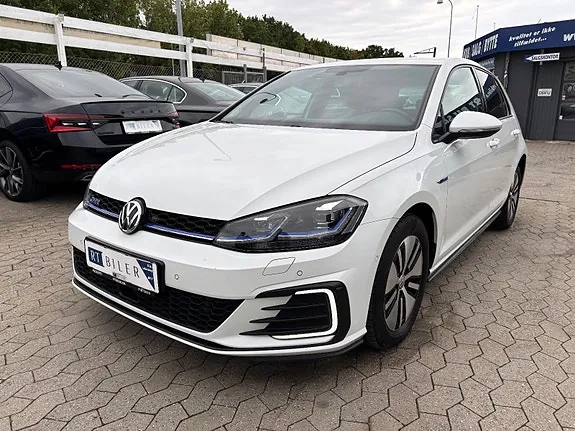 Volkswagen Golf 2018 photo 3