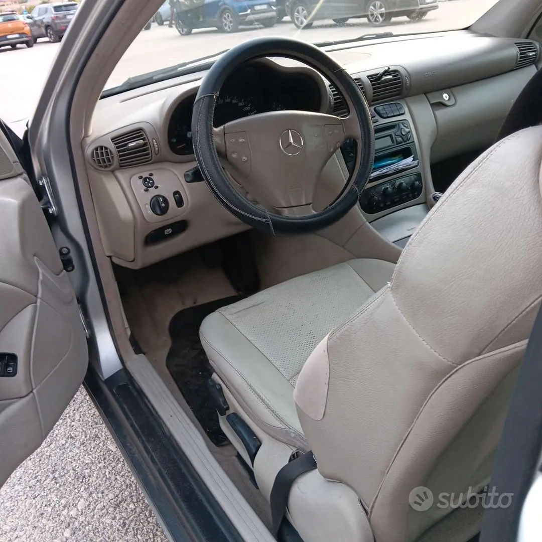 Mercedes-Benz Clk-Class 2003 photo 5