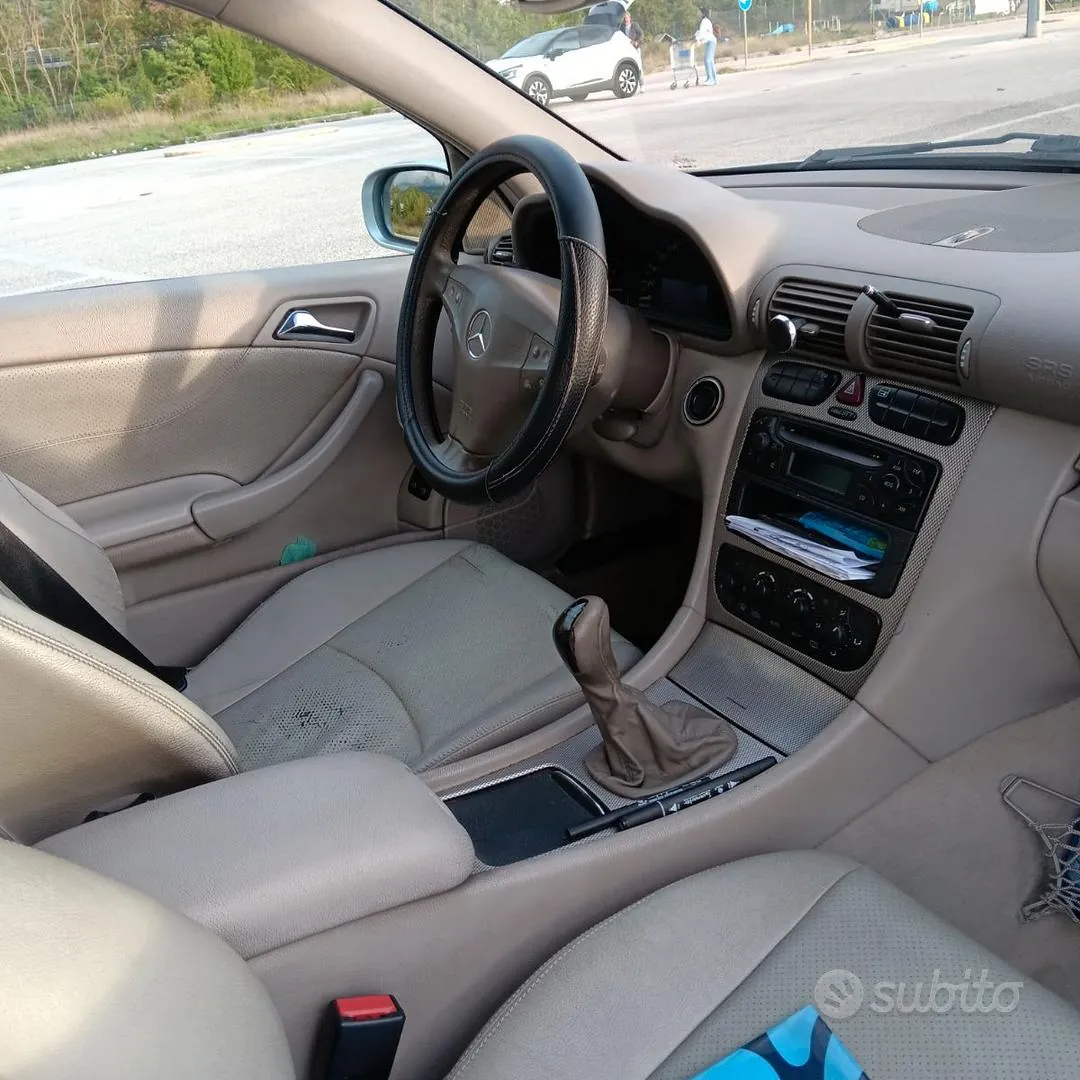 Mercedes-Benz Clk-Class 2003 photo 4