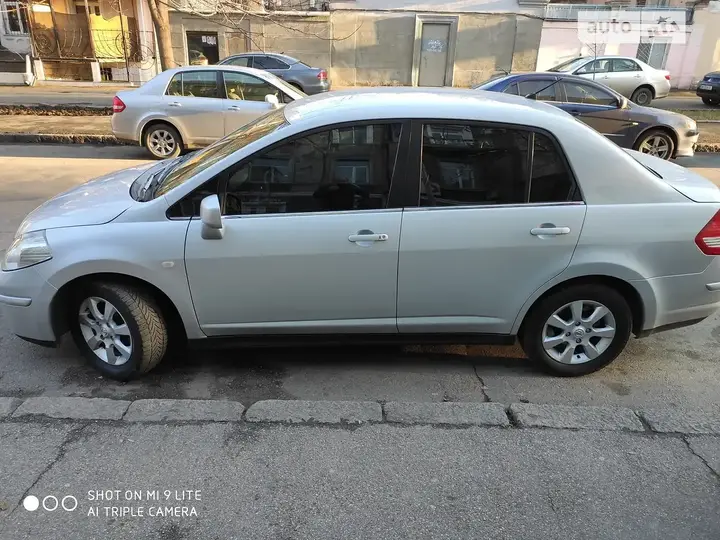 Nissan Tiida 2008 photo 2