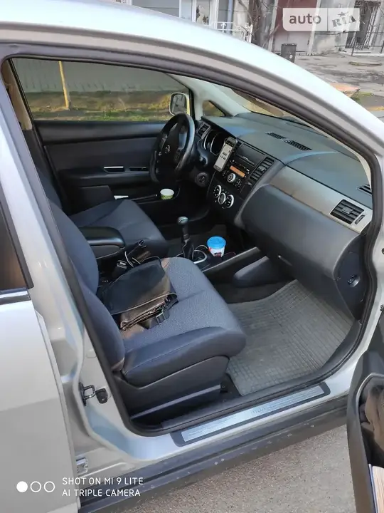 Nissan Tiida 2008 photo 3