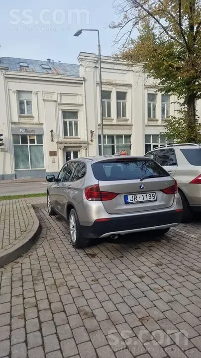 BMW X1 2011 photo 2
