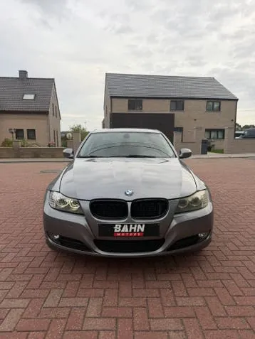 BMW 3 Series 2009 photo 2