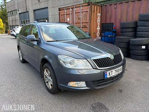 Skoda Octavia 2010 photo 3
