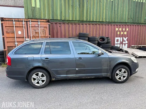Skoda Octavia 2010 photo 4