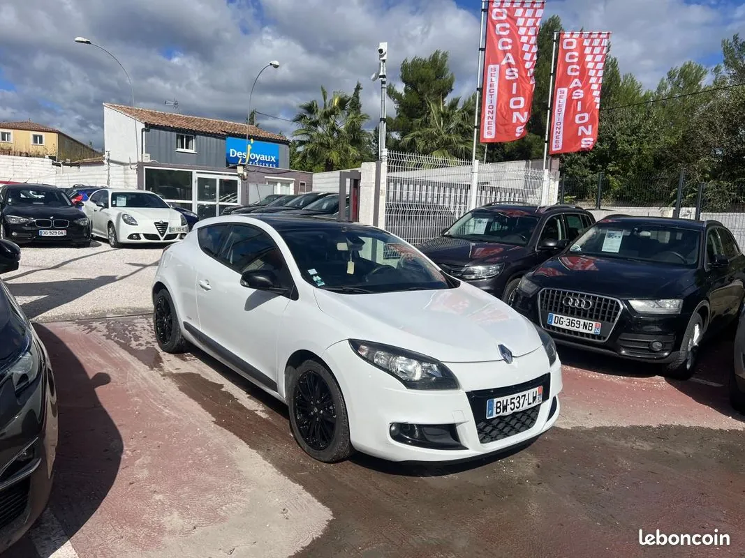 Renault Megane 2011 photo 2