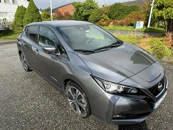 Nissan Leaf 2018 photo 2