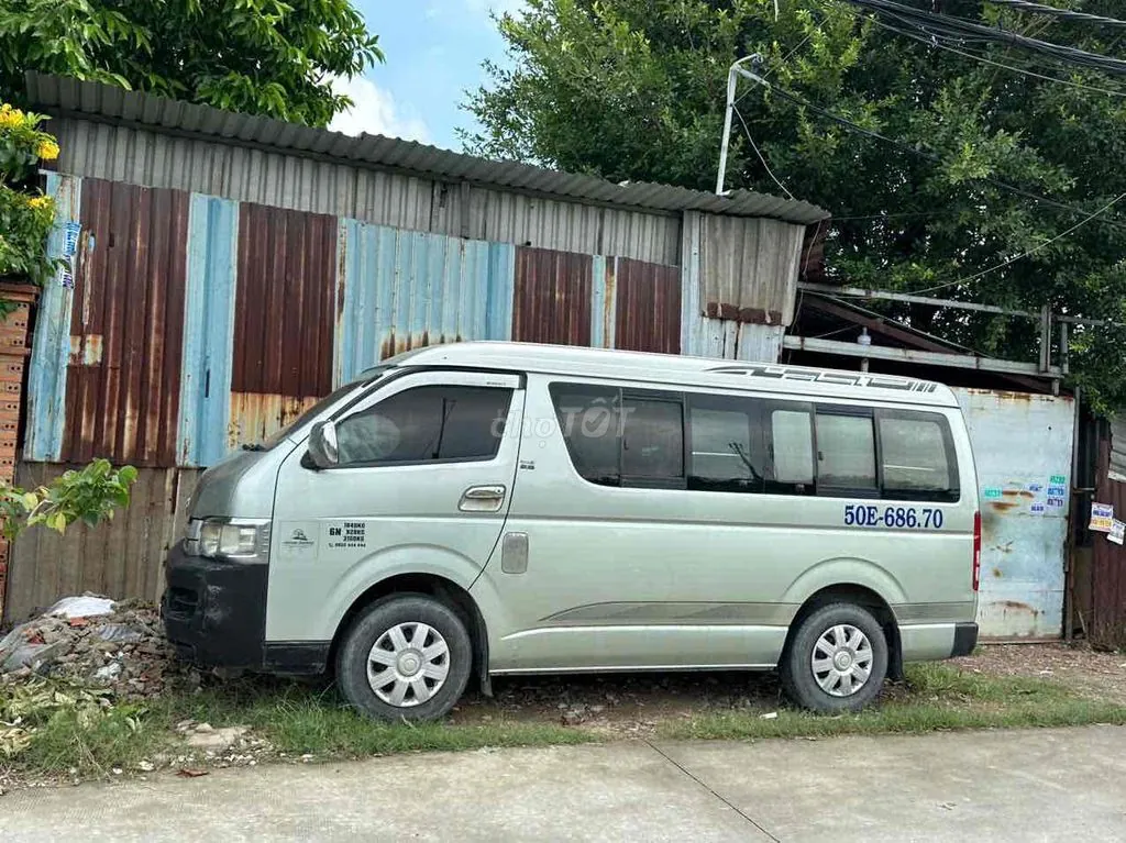 Toyota Hiace 2009 photo 3