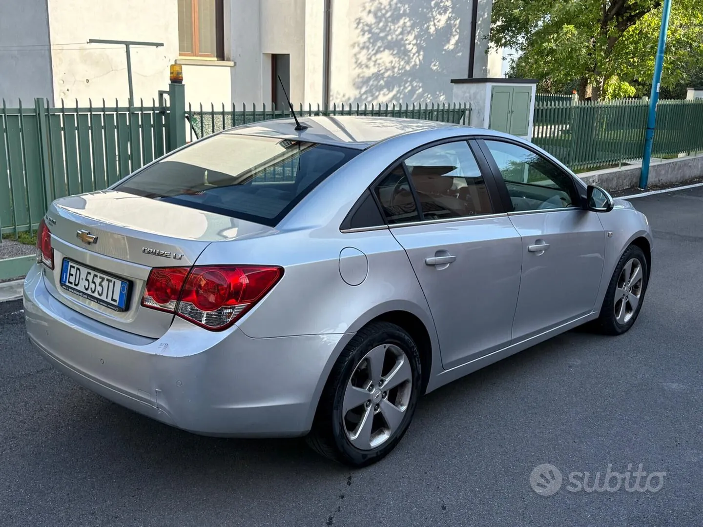 Chevrolet Cruze 2010 photo 3