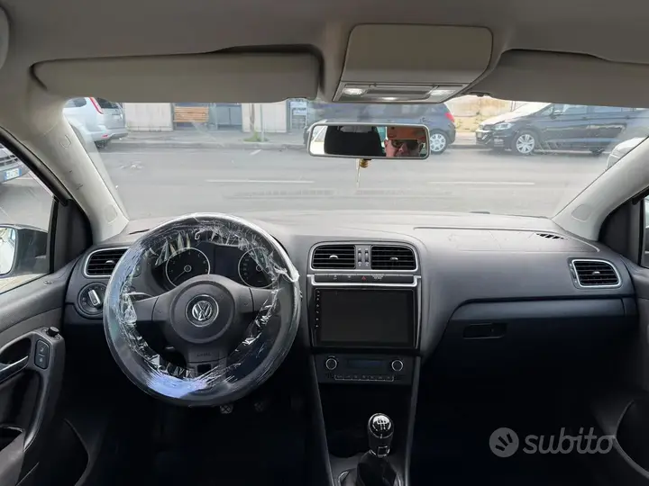 Volkswagen Polo 2012 photo 4