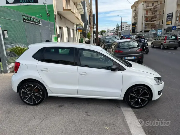 Volkswagen Polo 2012 photo 5