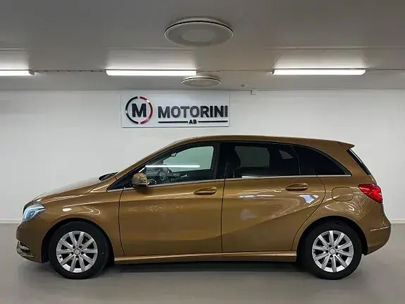 Mercedes-Benz B 180 2013 photo 4