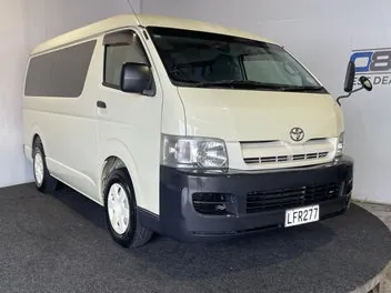 Toyota Hiace 2006 photo 2
