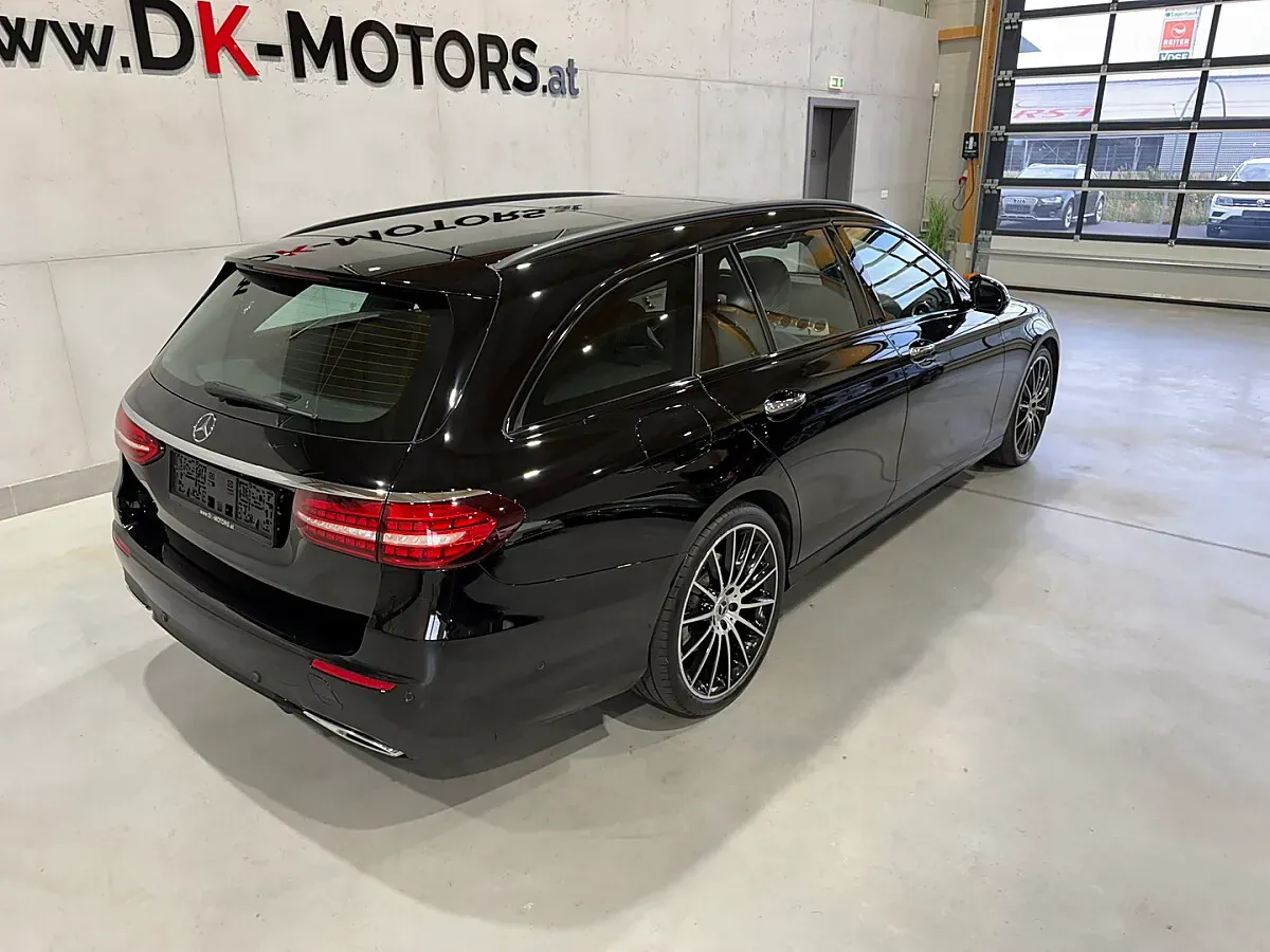 Mercedes-Benz E-Class 2022 photo 3