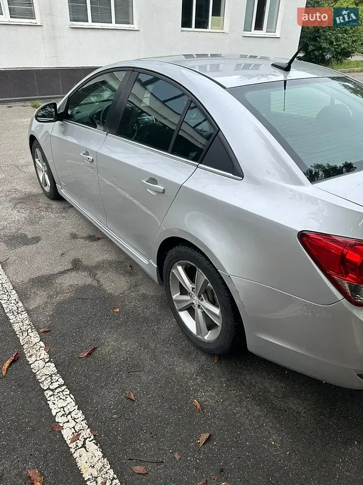 Chevrolet Cruze 2011 photo 2