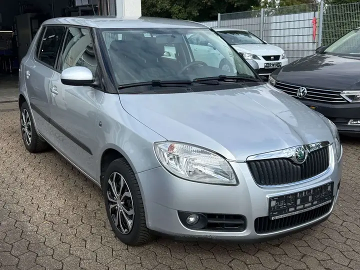 Skoda Fabia 2008 photo 3