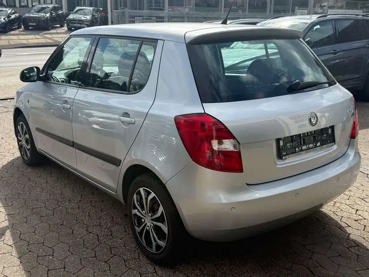 Skoda Fabia 2008 photo 5