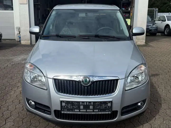 Skoda Fabia 2008 photo 4