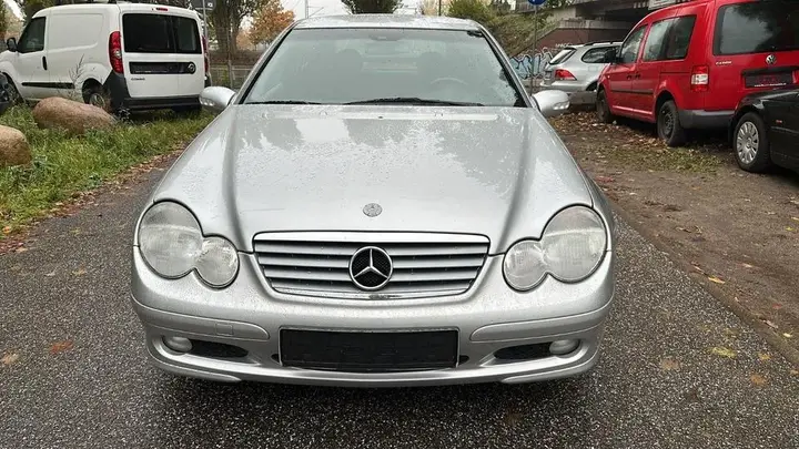 Mercedes-Benz C180