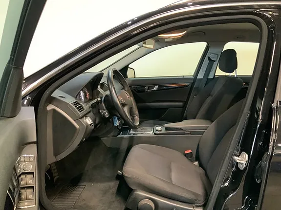 Mercedes-Benz C180 2010 photo 3