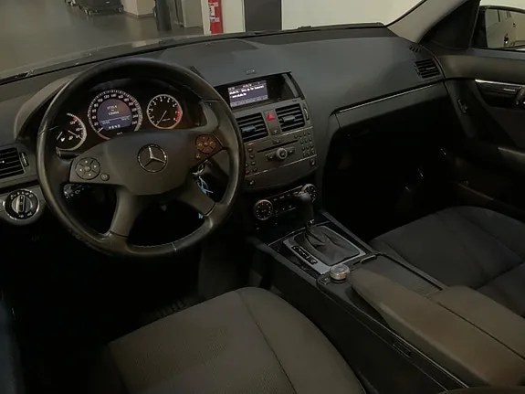 Mercedes-Benz C180 2010 photo 4