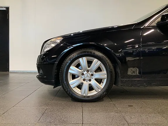 Mercedes-Benz C180 2010 photo 2