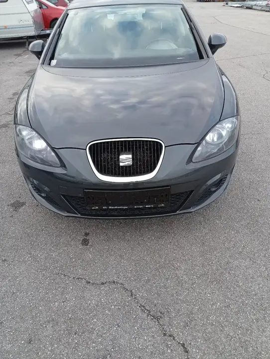 Seat Leon 2011 photo 3