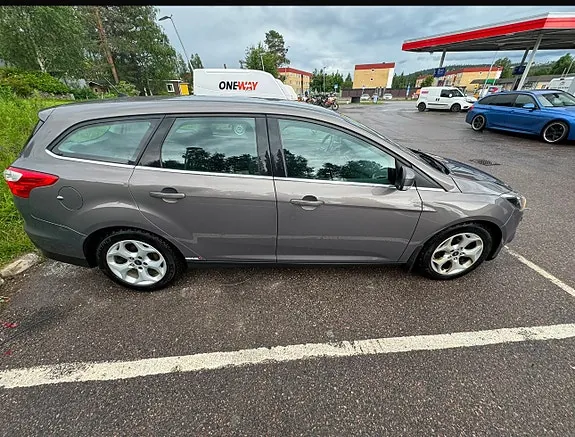 Ford Focus 2012 photo 3