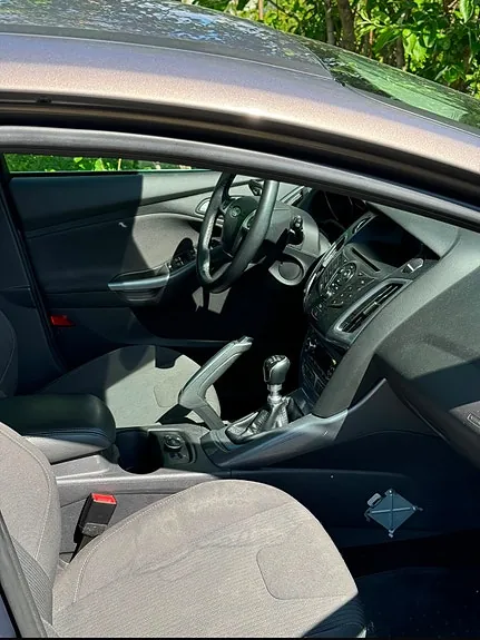 Ford Focus 2012 photo 2