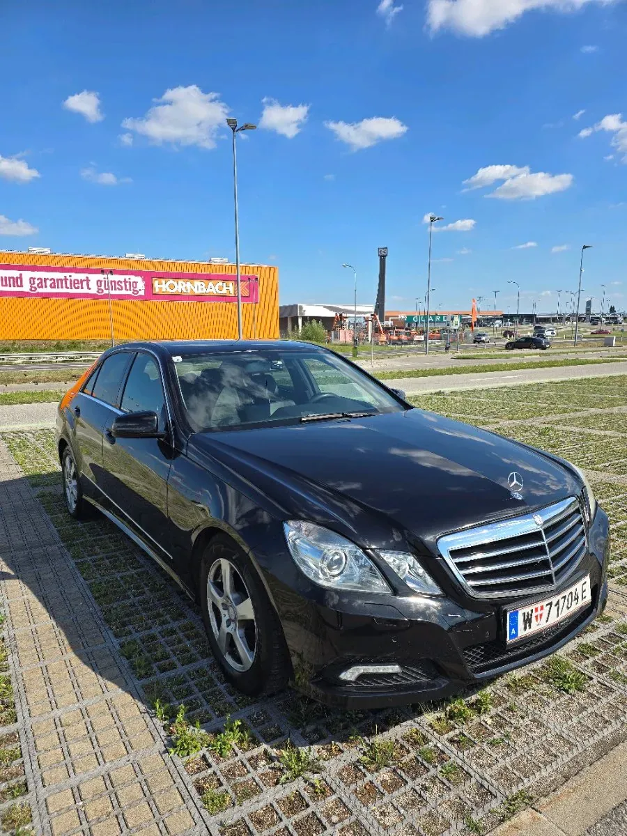 Mercedes-Benz E-Class 2009 photo 3