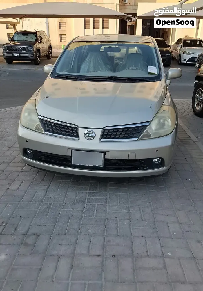 Nissan Tiida