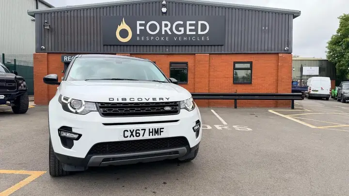Land Rover Discovery Sport 2017 photo 3