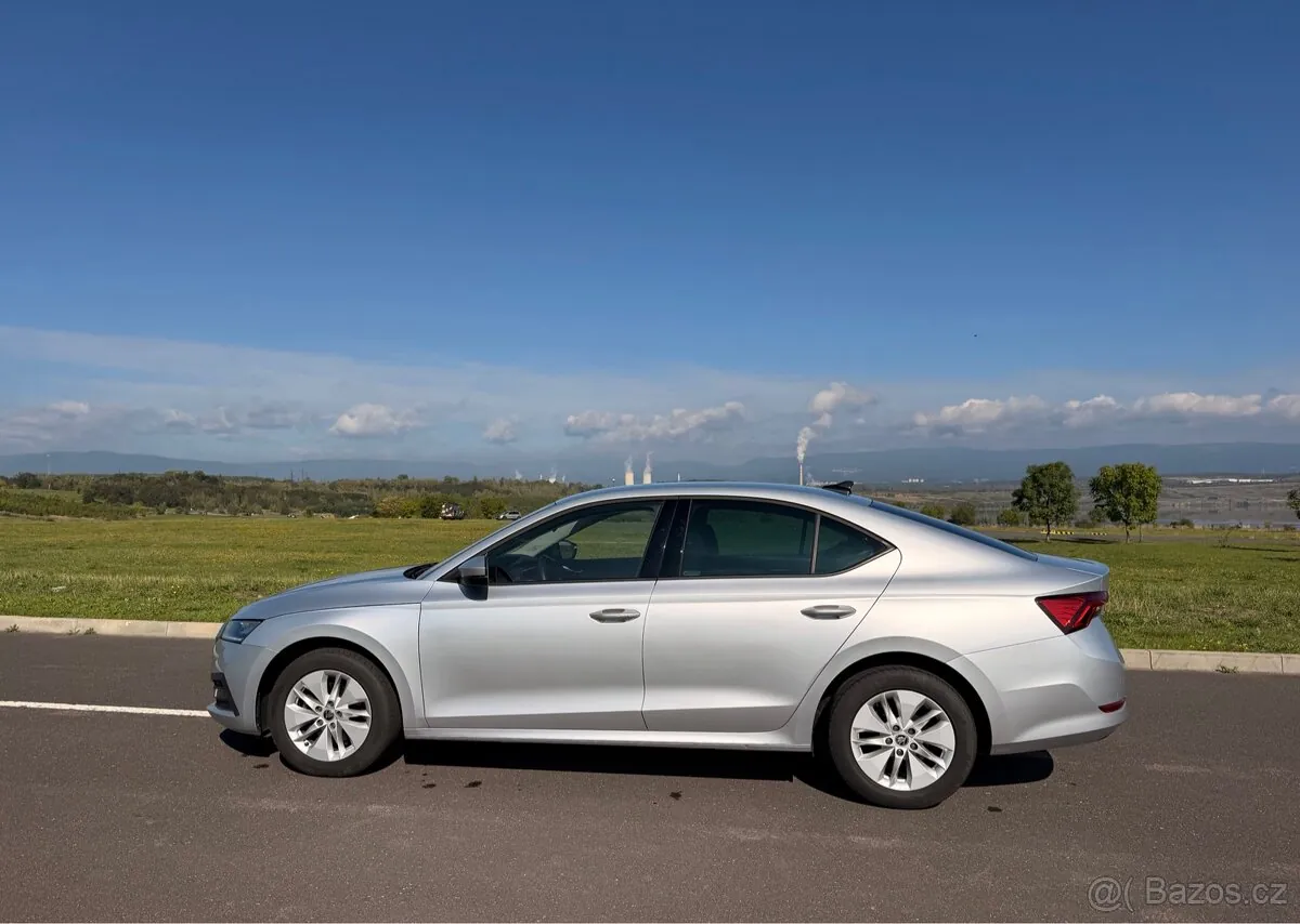 Skoda Octavia 2023 photo 2