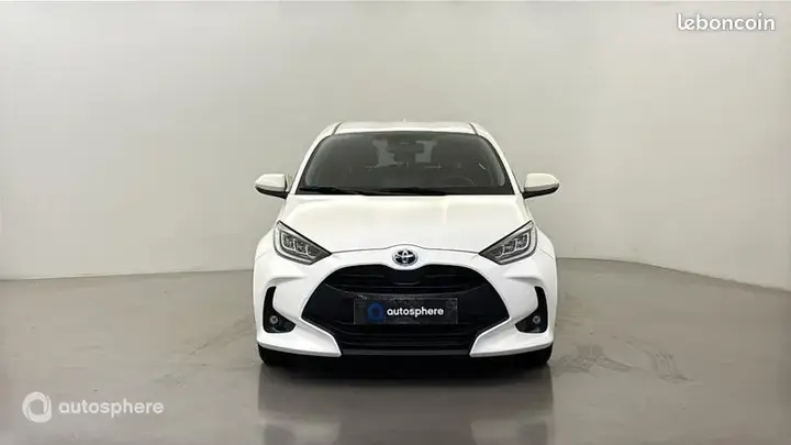 Toyota Yaris 2022 photo 2