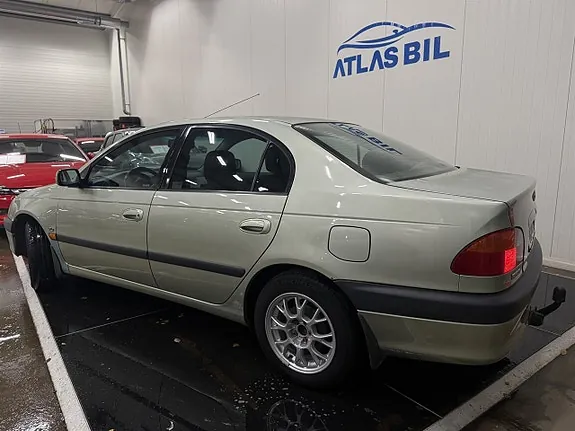 Toyota Avensis 1998 photo 3