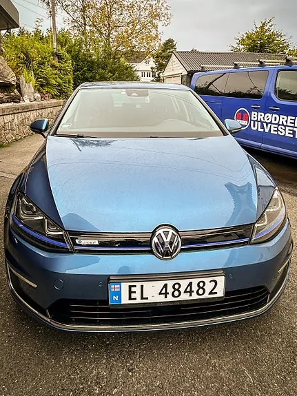 Volkswagen E-Golf 2015 photo 2