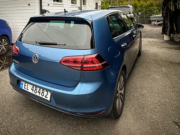 Volkswagen E-Golf 2015 photo 4