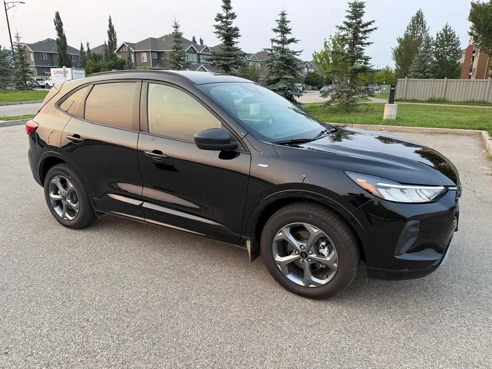 Ford Escape 2024 photo 2