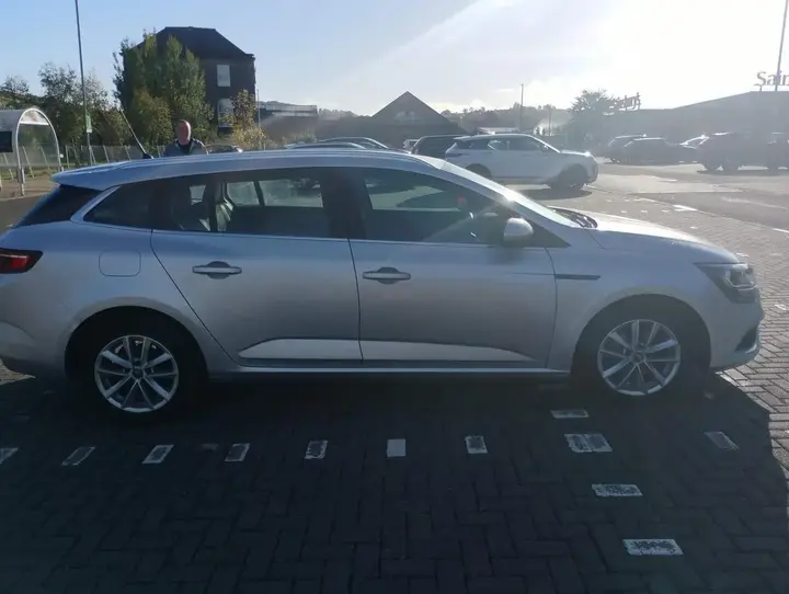Renault Megane 2020 photo 2