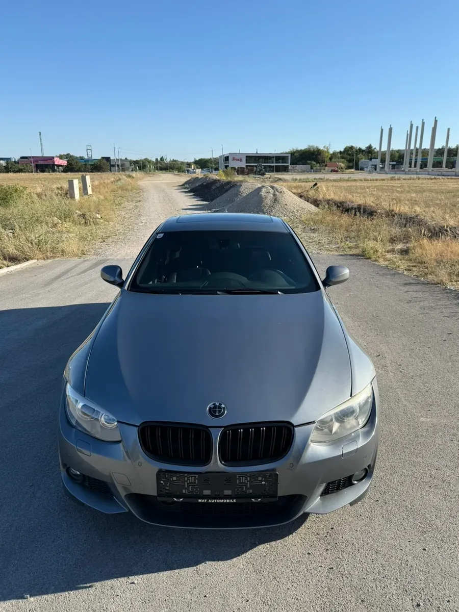 BMW 3 Series 2010 photo 3